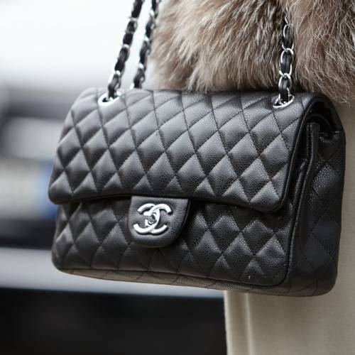 Wie erkennt man eine gefälschte Chanel-Tasche? Hier sind 5 Tipps !
