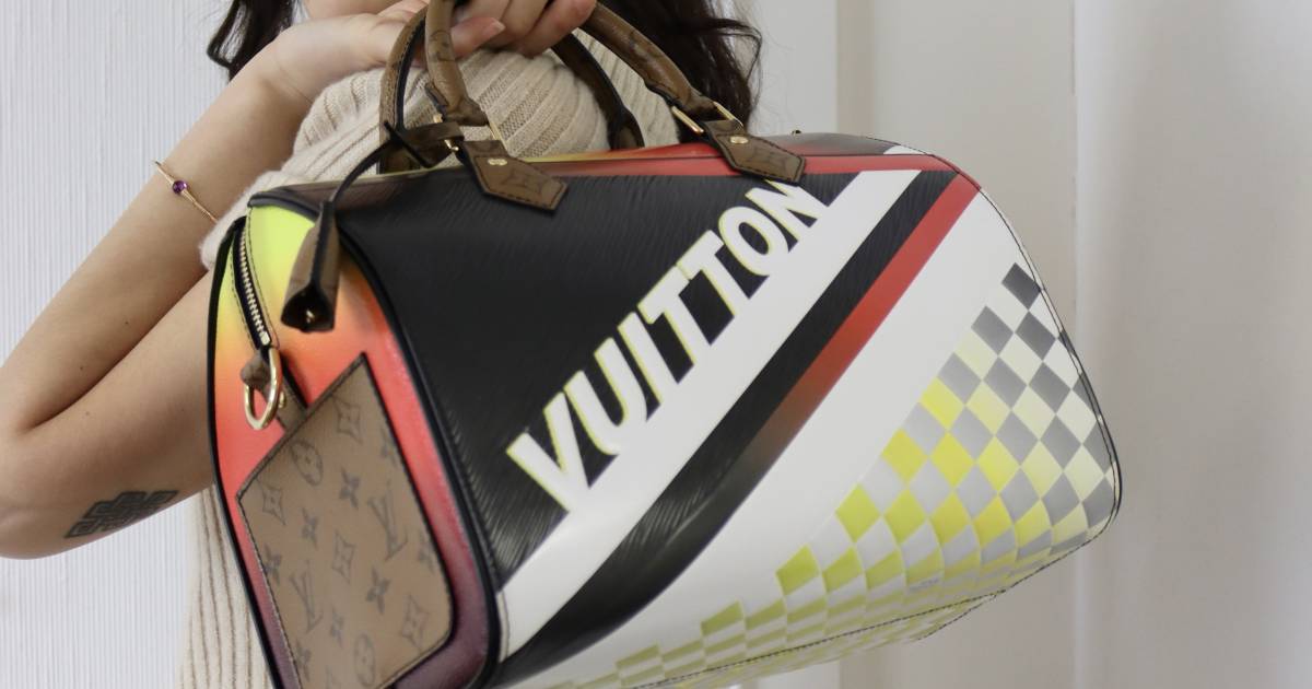 Louis Vuitton Speedy limited edition bag 30 Escale shoulder strap in pastel  pink, new condition White Blue Yellow Leather Cloth ref.200151 - Joli Closet