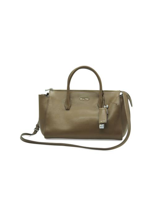 Brown leather bag with silver jewellery