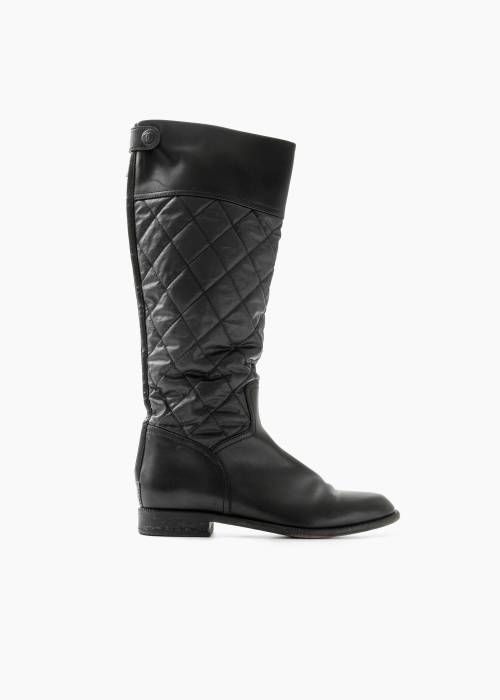 Stiefel aus gestepptem Leder in Schwarz