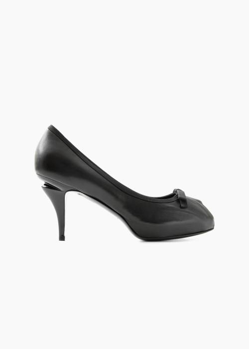 Pumps aus schwarzem Leder