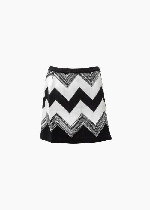 Minijupe en tricot zigzag noir et blanc