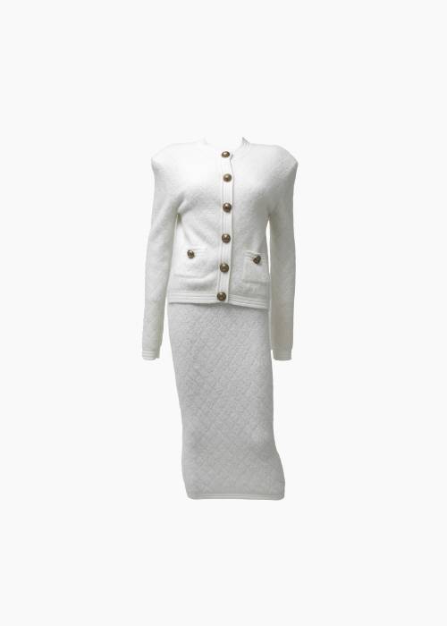 Robe blanche et son cardigan assorti