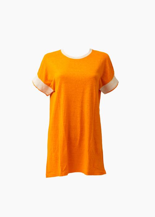 Orangefarbenes Kleid im T-Shirt-Stil