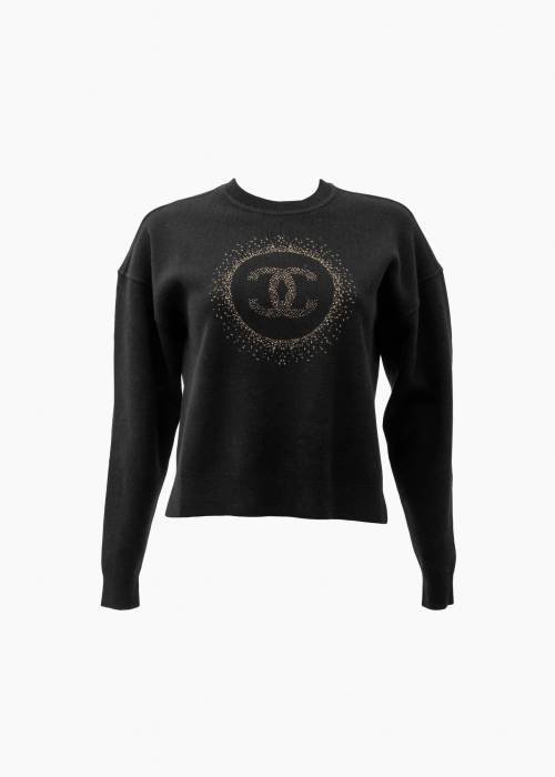 Schwarzer Pullover mit goldenem Logo