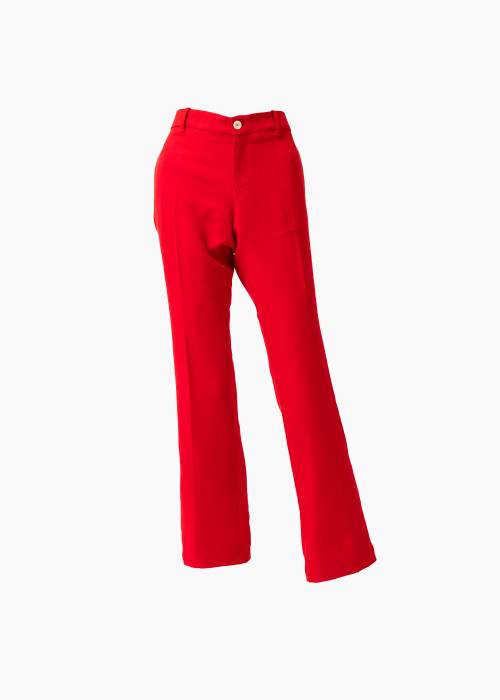 Red pegged pants