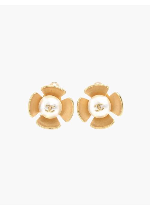 Vintage pearl earrings