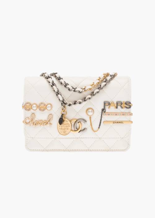 Timeless​ ​Crossbody​ ​Kollektion​ ​Cruise​ ​2022​ aus​ ​weißem​ ​Leder