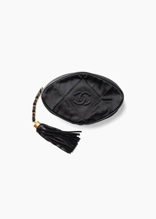 Schwarze Satin-Clutch