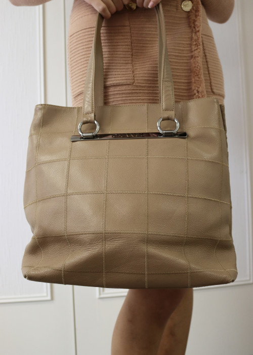 Chanel bag in beige leather