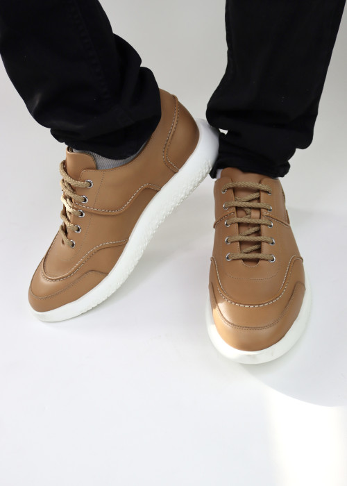 Camel leather sneakers