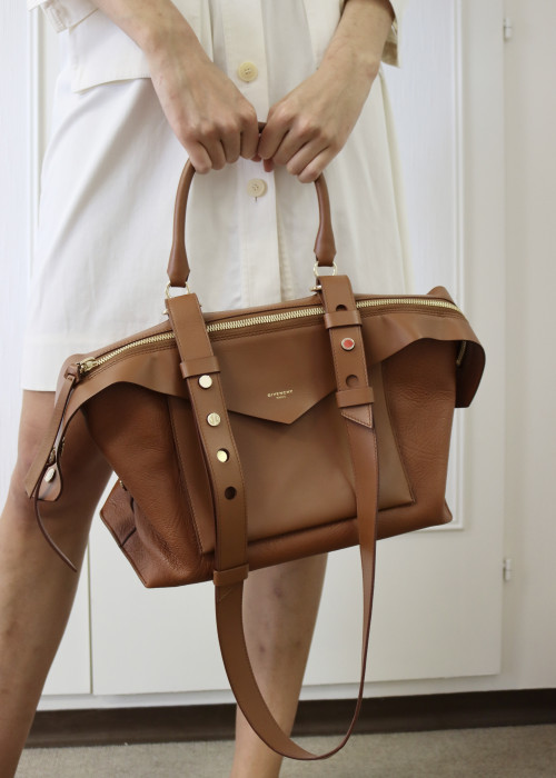 Handbag Givenchy leather camel