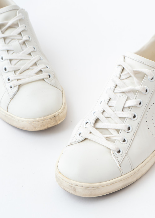 Sneakers aus weißem und blassrosa Leder