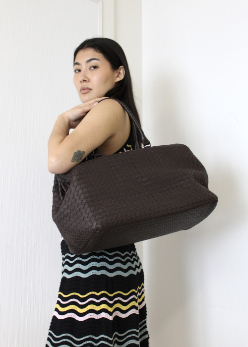 Brown leather and anthracite jewelry bag