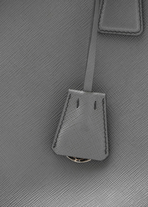 Saffiano Tasche aus grauem Leder