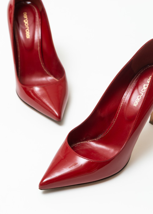 Red patent leather pumps