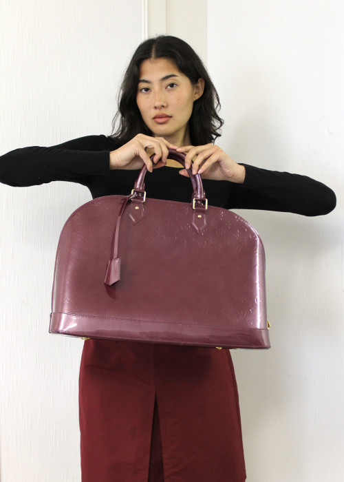 Grand sac Alma Louis Vuitton en cuir violet