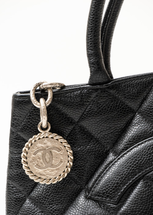 Sac CC Medallion Tote en cuir caviar