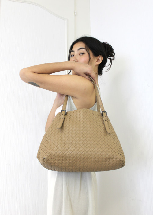 Camel leather tote bag