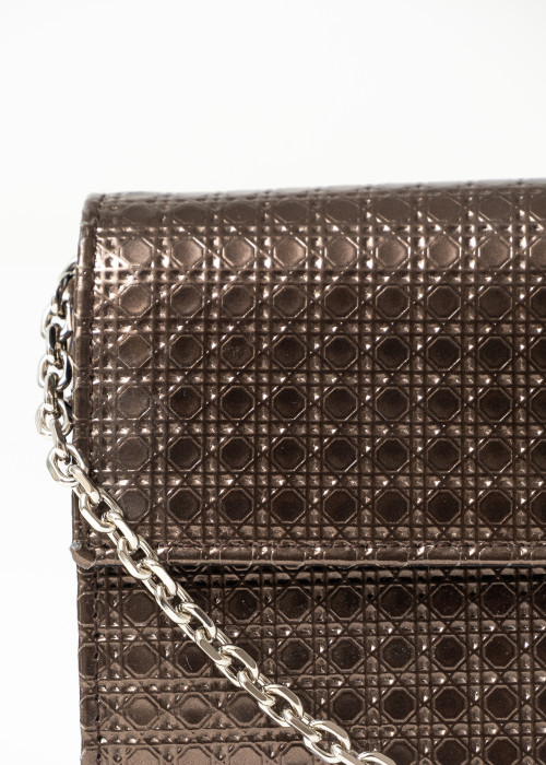 Pochette en cuir vernis marron