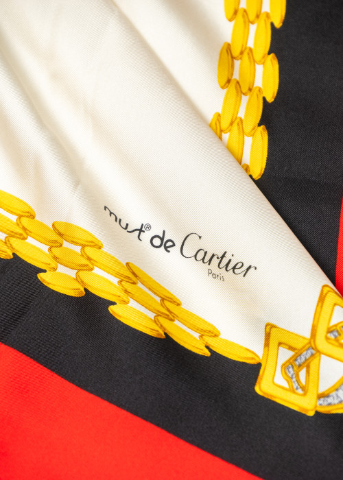 Carré en soie rouge, blanc et noir