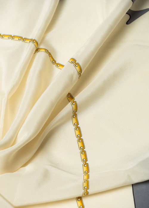 Carré en soie blanc et gris