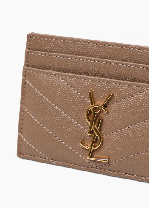 Porte carte en cuir beige avec bijouterie dorée