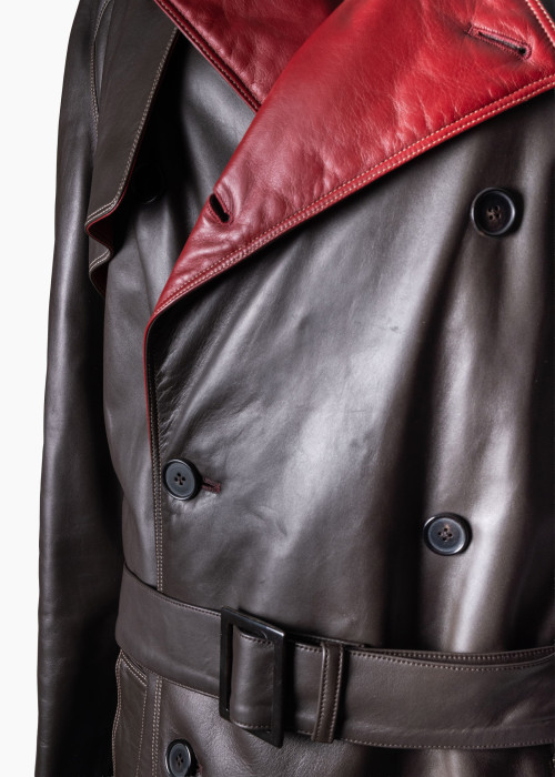 Manteau long ceinturé en cuir marron