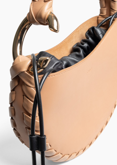 Sac hobo Mate en cuir de veau tressé beige