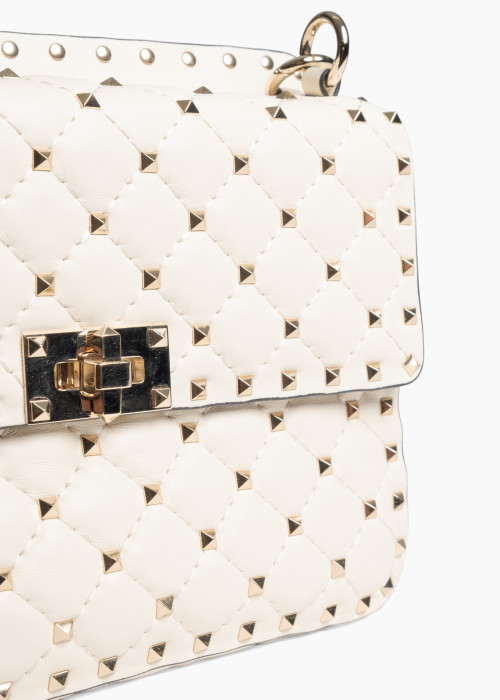 Sac Rockstud Spike moyen en cuir nappa matelassé écru