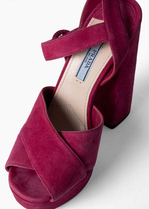 Sandales à plateforme en daim rose
