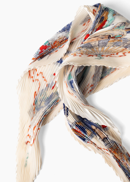 Foulard plissé en soie