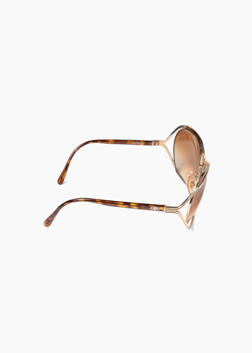 Vintage sunglasses with brown gradient tint