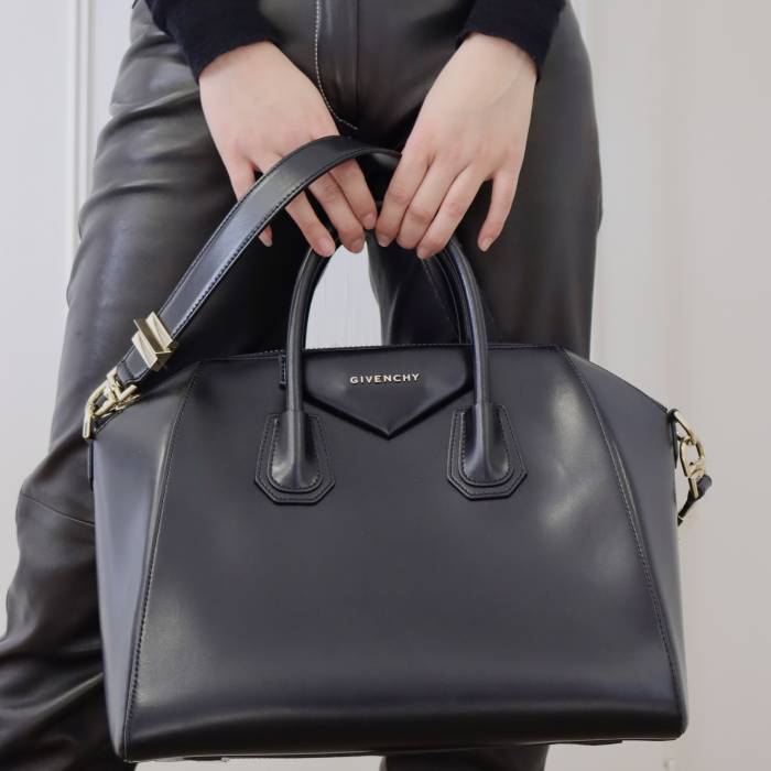 Antigona Handbag Medium Givenchy