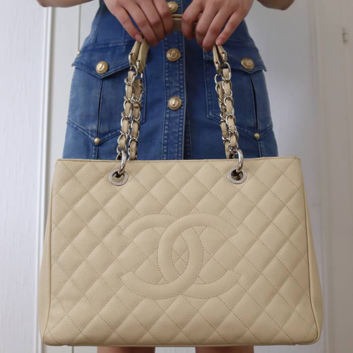Chanel Handtasche aus genarbtem Leder Chanel