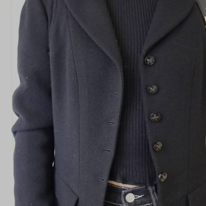Manteau en laine noire Chanel