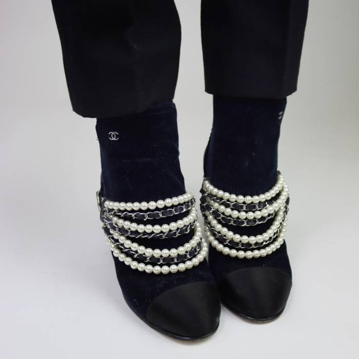 Velvet and pearl boots Chanel
