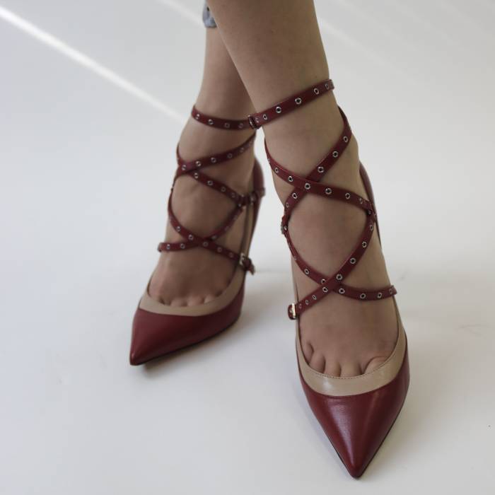 Chaussures à talons en cuir rouge Valentino