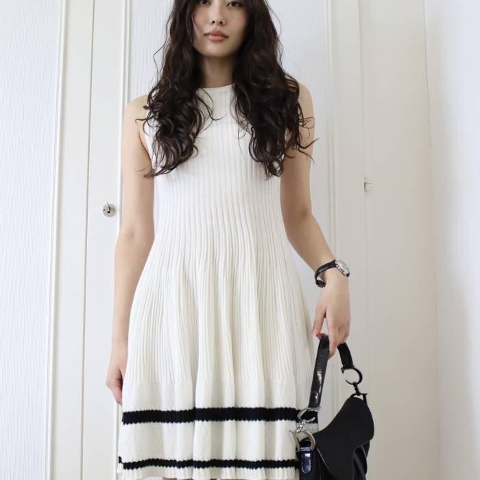 Weißes Kleid mit schwarzen Streifen Chanel