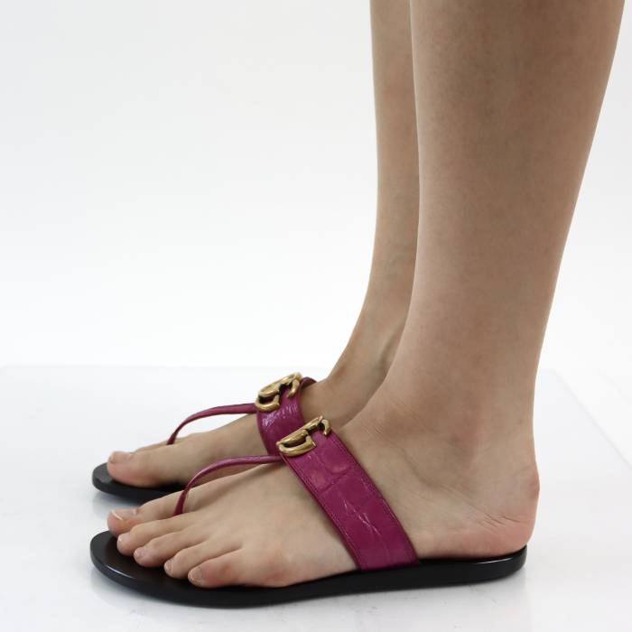 Fuchsia leather sandals Gucci