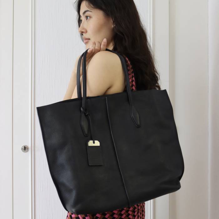 Tod's black leather tote bag Tod's