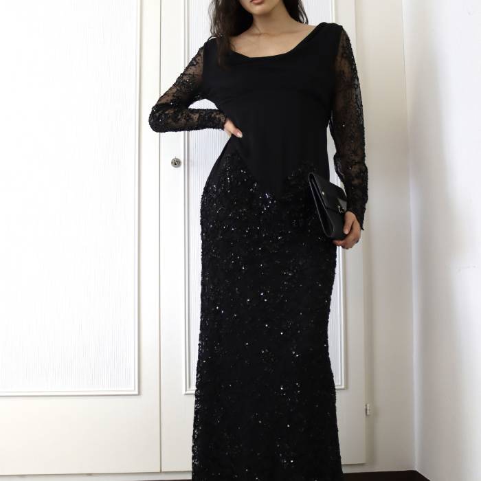 Langes schwarzes Kleid mit Pailletten Escada