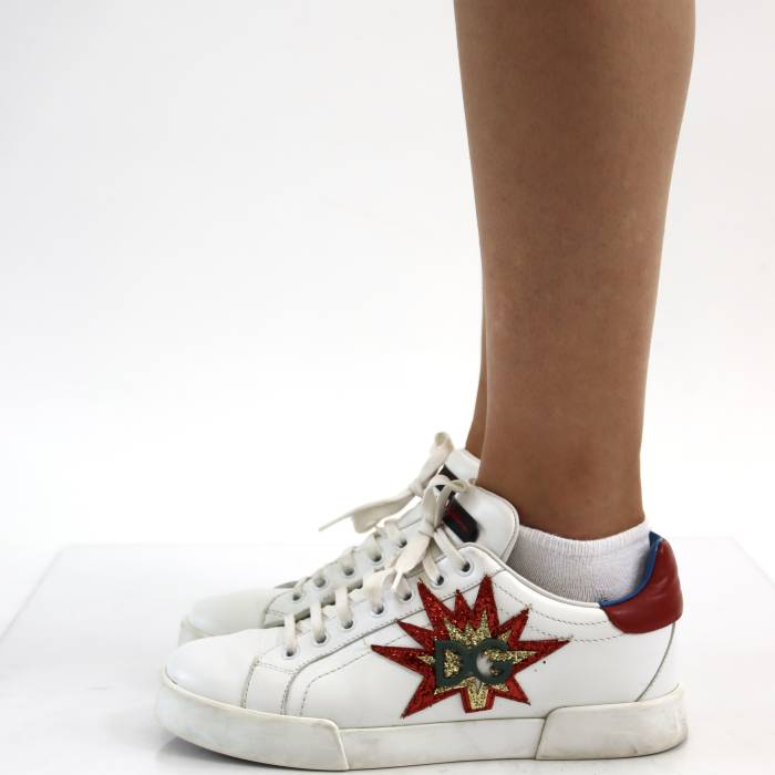 Weiße Sneakers mit einem von Pailletten umrahmten Logo Dolce & Gabbana
