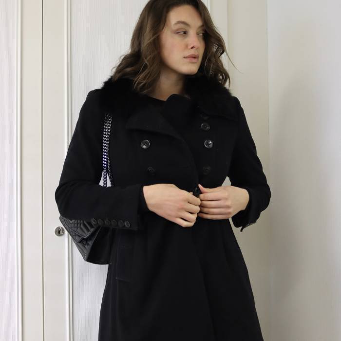 Manteau noir avec col en fourrure Burberry