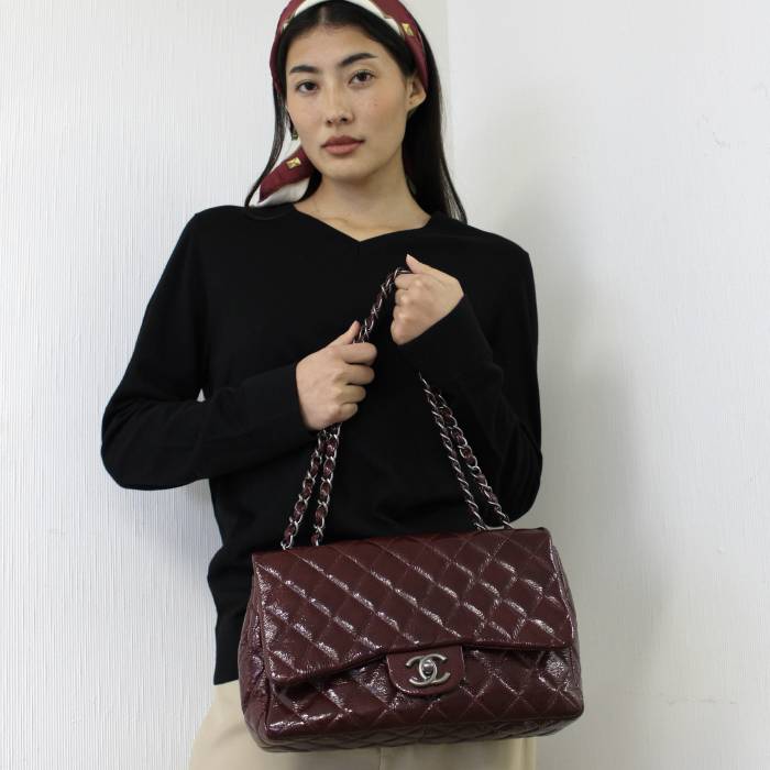 Tasche aus glänzendem bordeauxrotem Leder Chanel