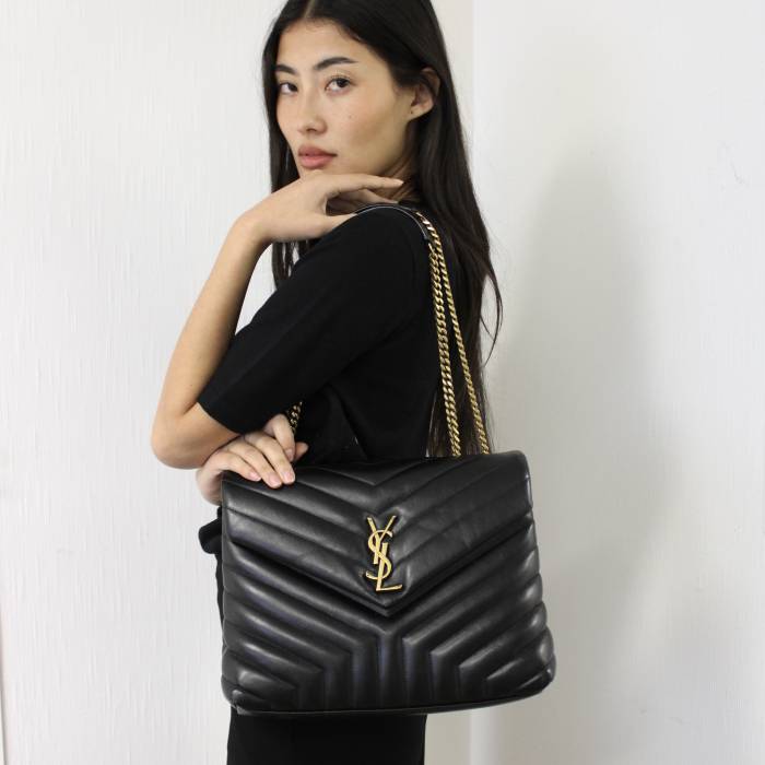 Sac Loulou Medium en cuir lisse noir Yves Saint Laurent