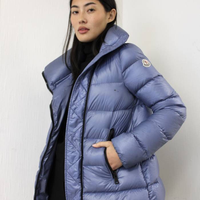 Doudoune légère bleue Moncler