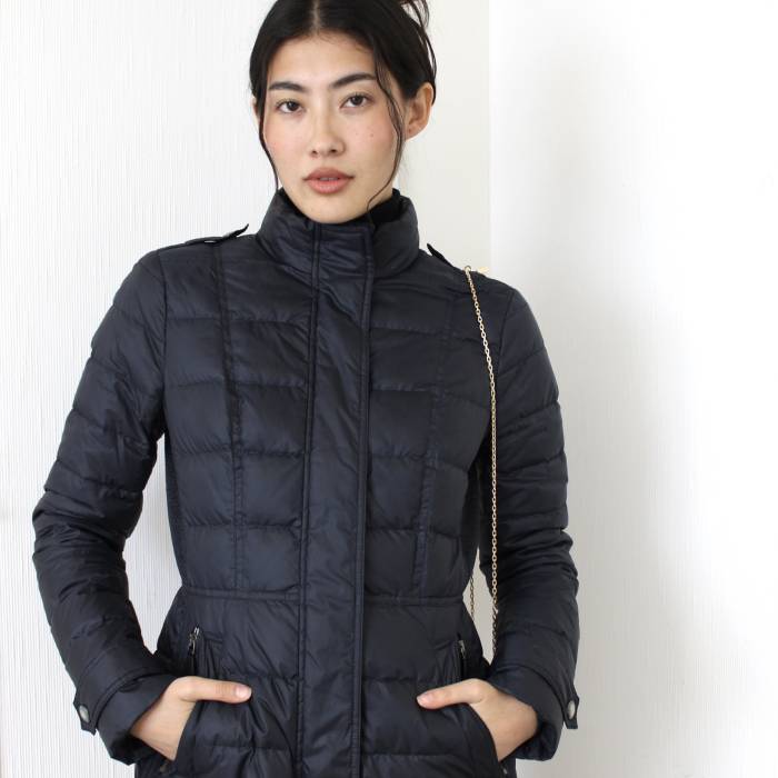 Kurze Daunenjacke marineblau Burberry