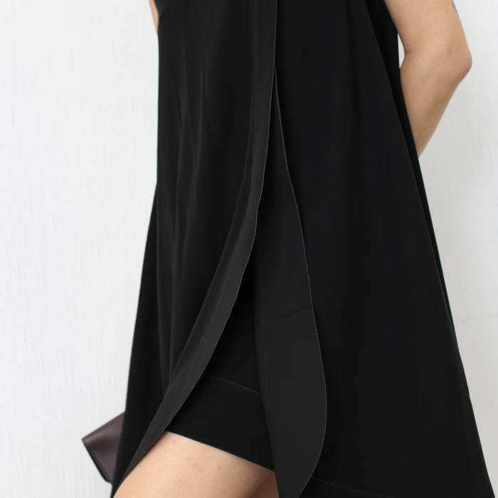 Robe noire évasée Balenciaga