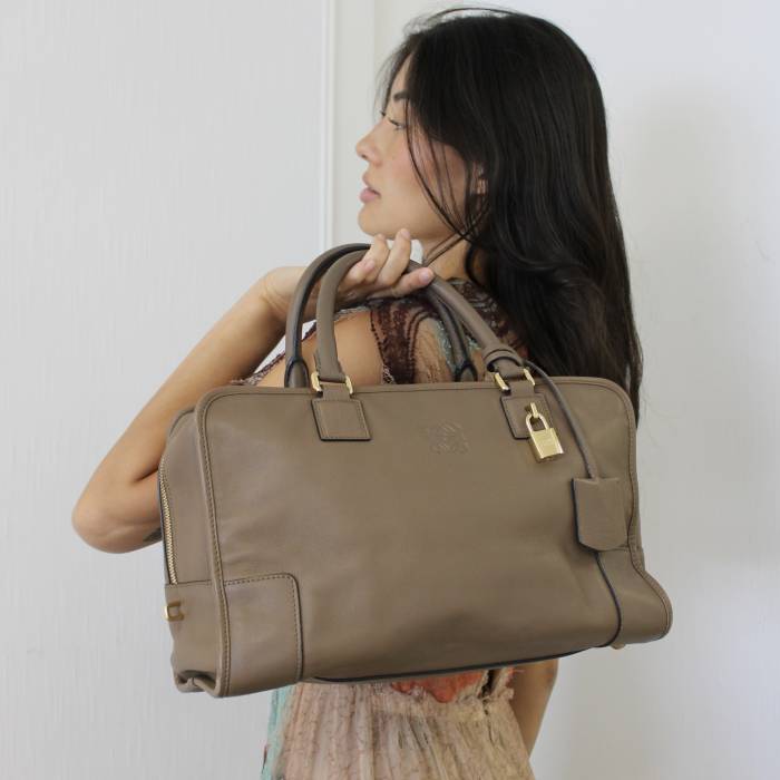 Sac Amazona en cuir taupe Loewe
